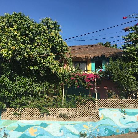 Confetti House Hotell Quy Nhon Exteriör bild